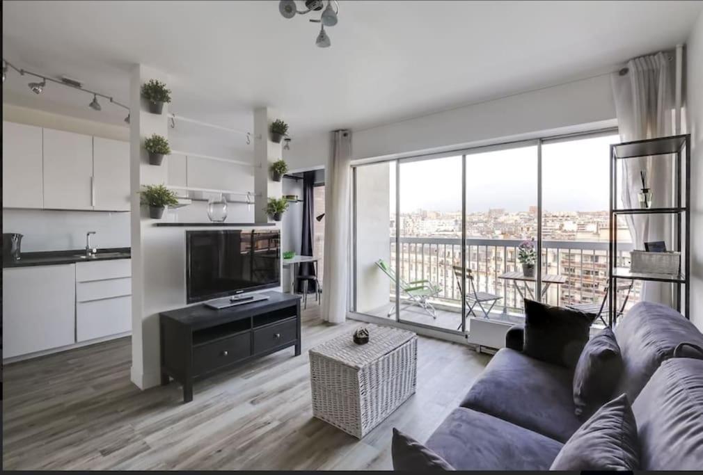 Apartment Avec Vue Panoramique 11 Paris