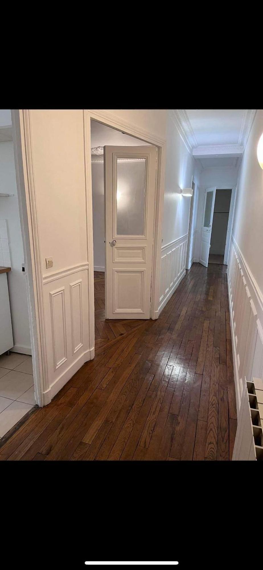 Homestay In Large Classic Parisian Paris