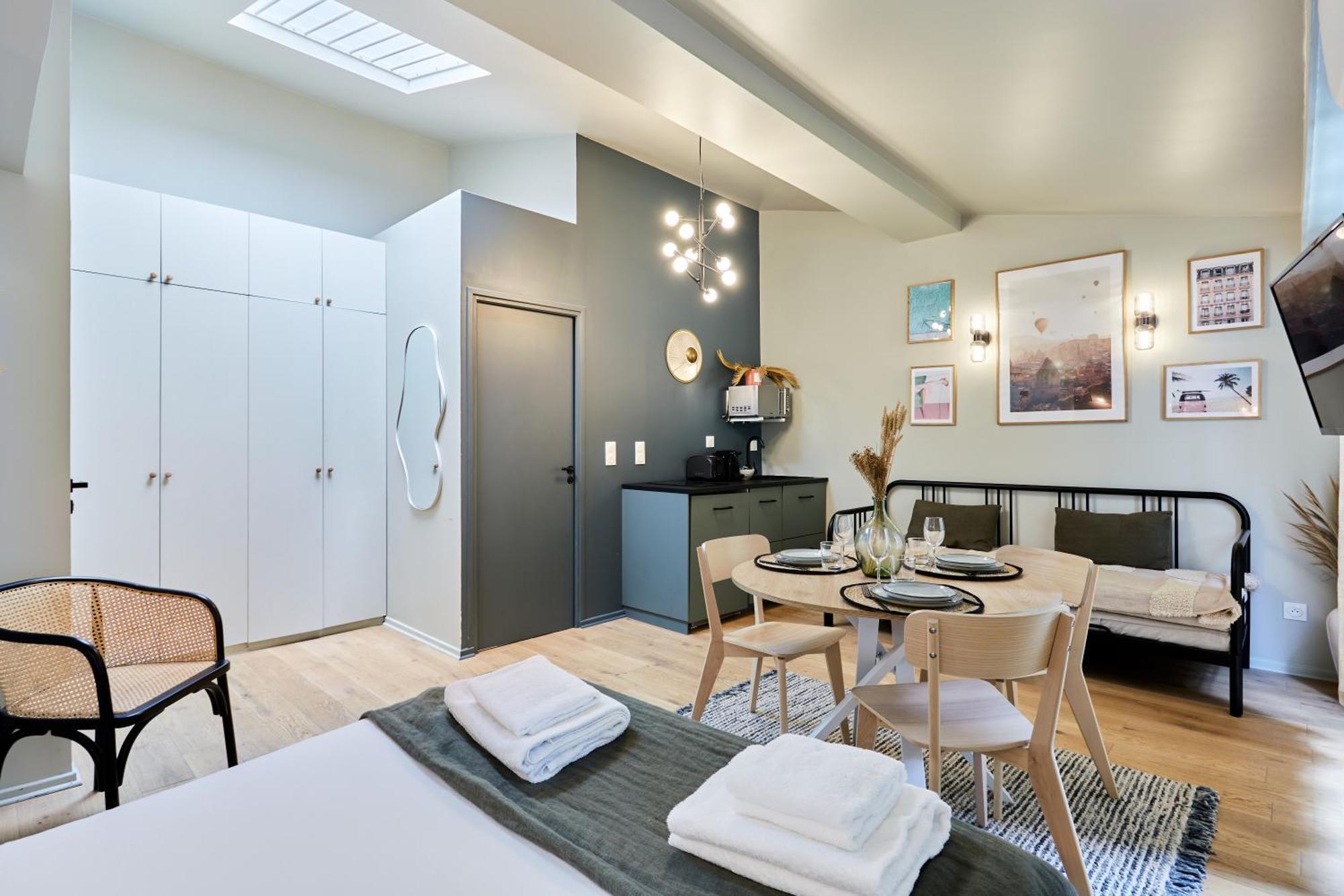 Centre De By Prestige * Paris