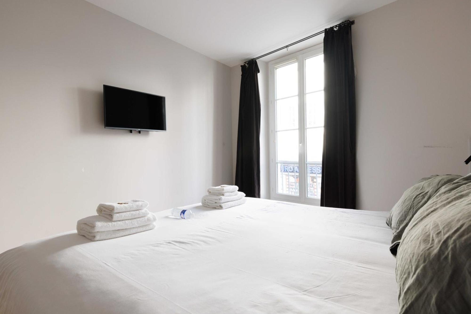 Cosy - 4br-12p - Canal Saint-martin Apartment