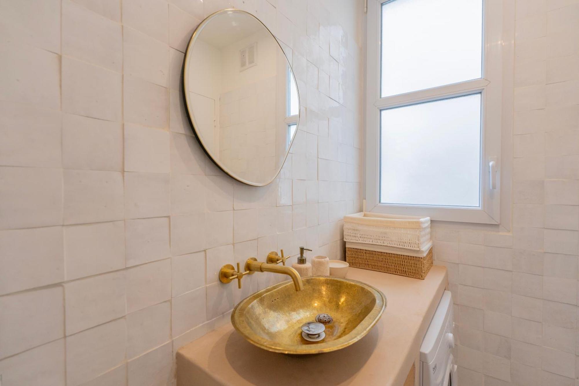Urban Retreat In Historic Quarter * Paris