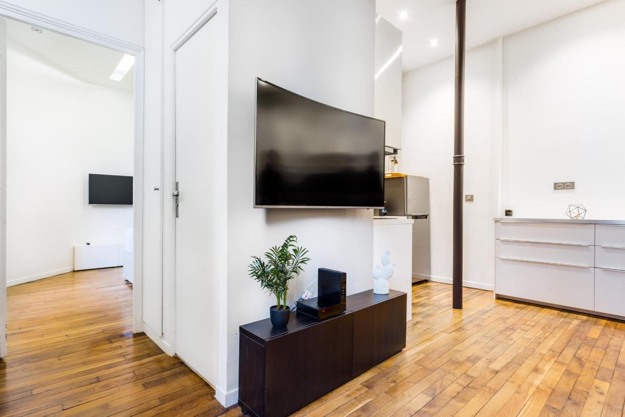 Peaceful - 1br- 4p - Eiffel Tower Apartment