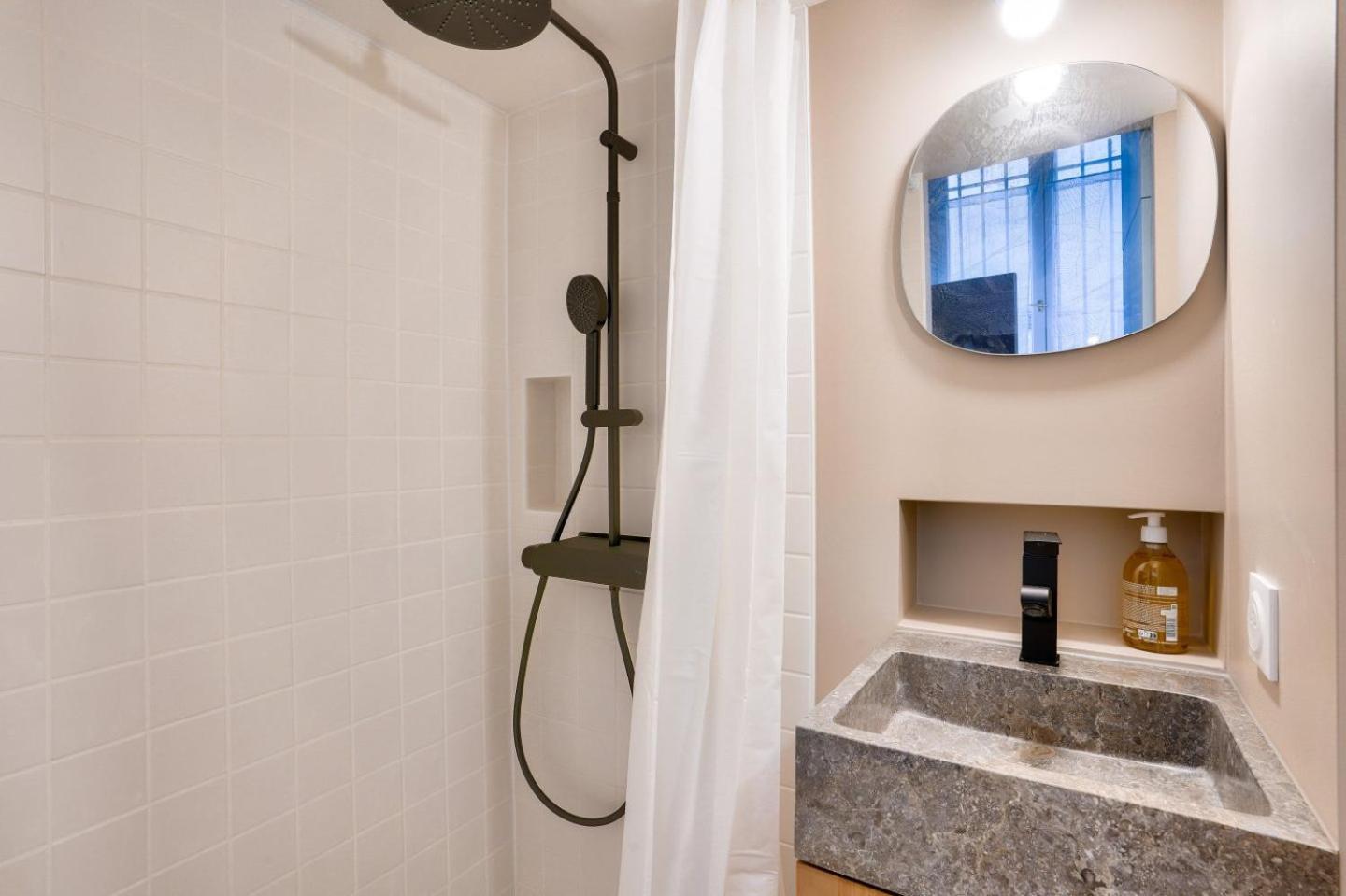 Apartment Studette Renovee Au Coeur Du Marais