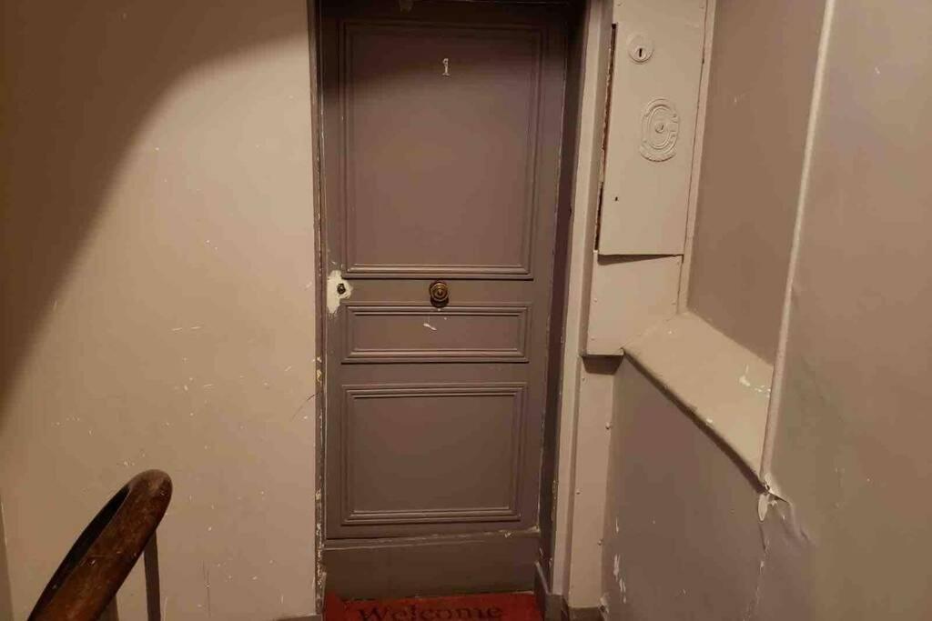 Appartement Charming Saint Germain Pres Rue De Ciseaux Paris