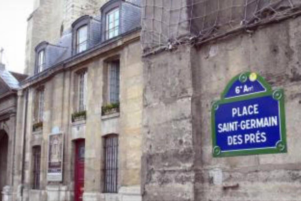 Appartement Charming Saint Germain Pres Rue De Ciseaux Paris