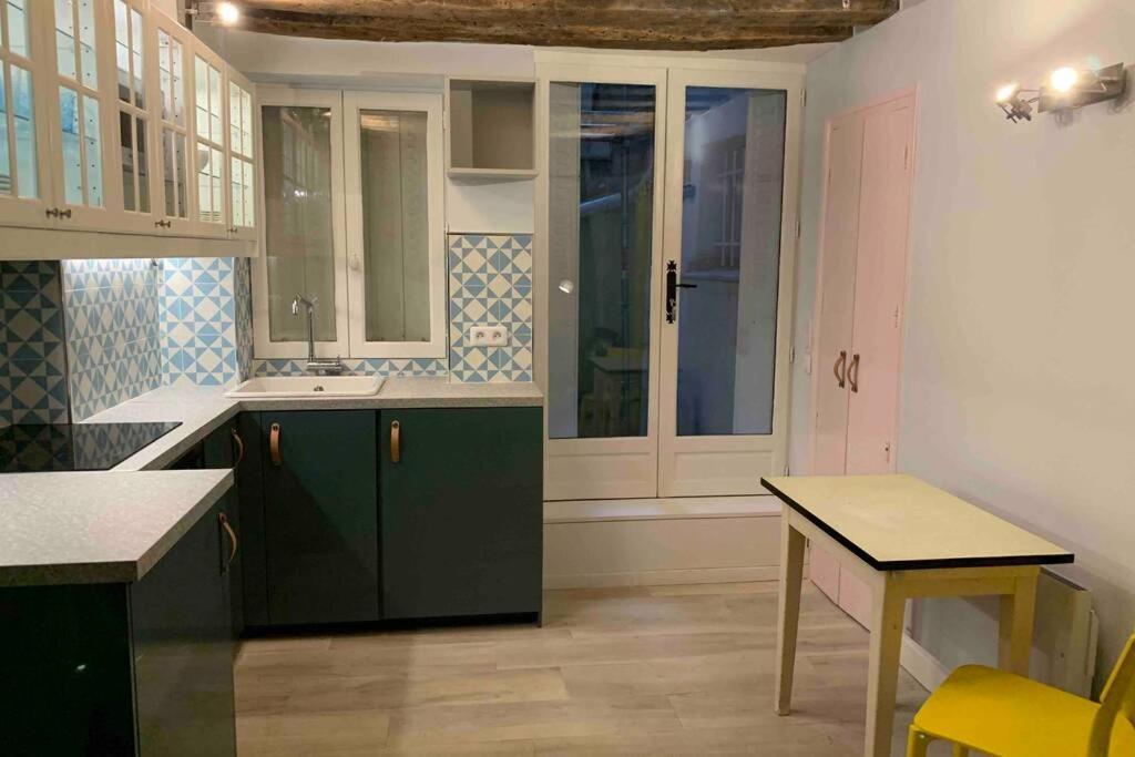 Charming Saint Germain Pres Rue De Ciseaux Appartement