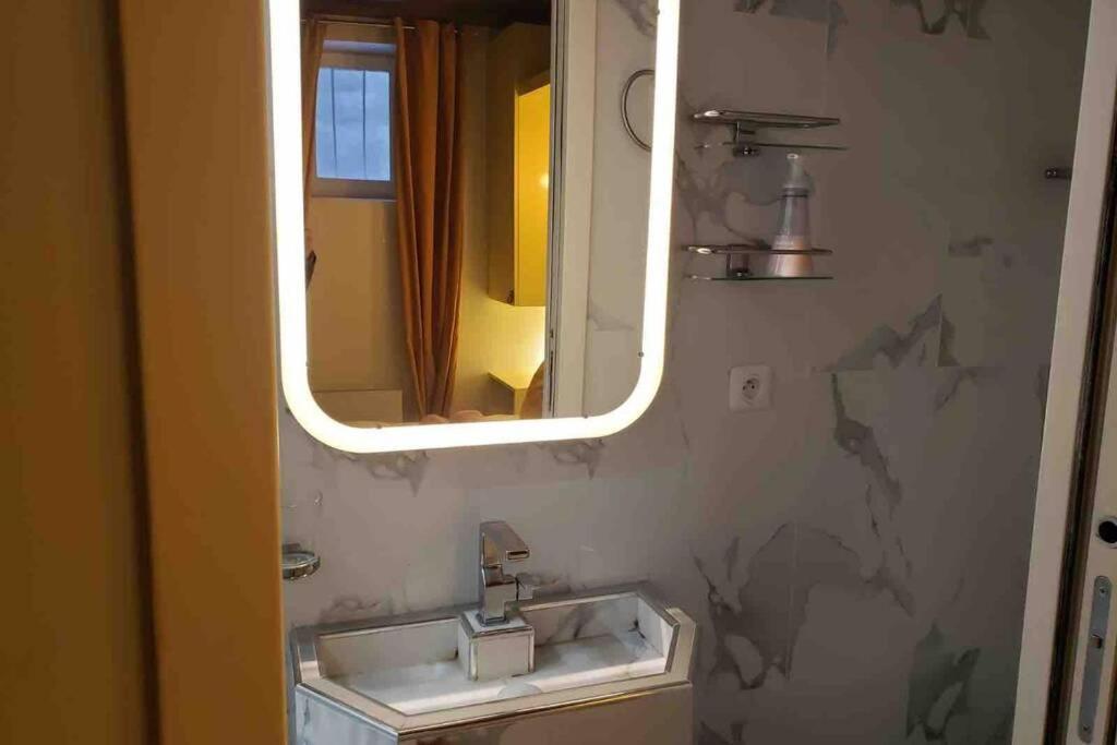 Appartement Charming Saint Germain Pres Rue De Ciseaux