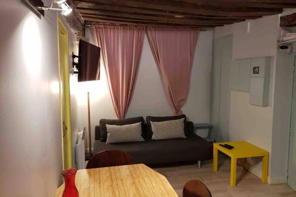 Charming Saint Germain Pres Rue De Ciseaux Appartement