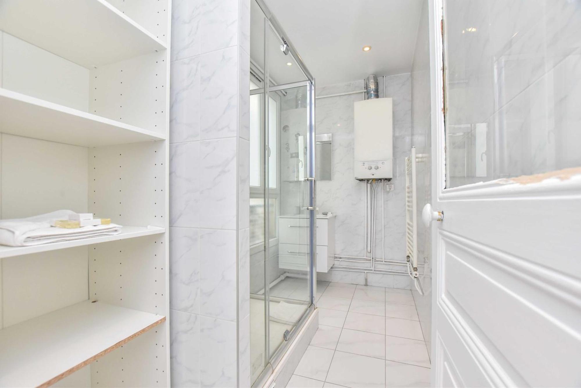 Serene - 2br- 6p - Menilmontant Apartment Paris
