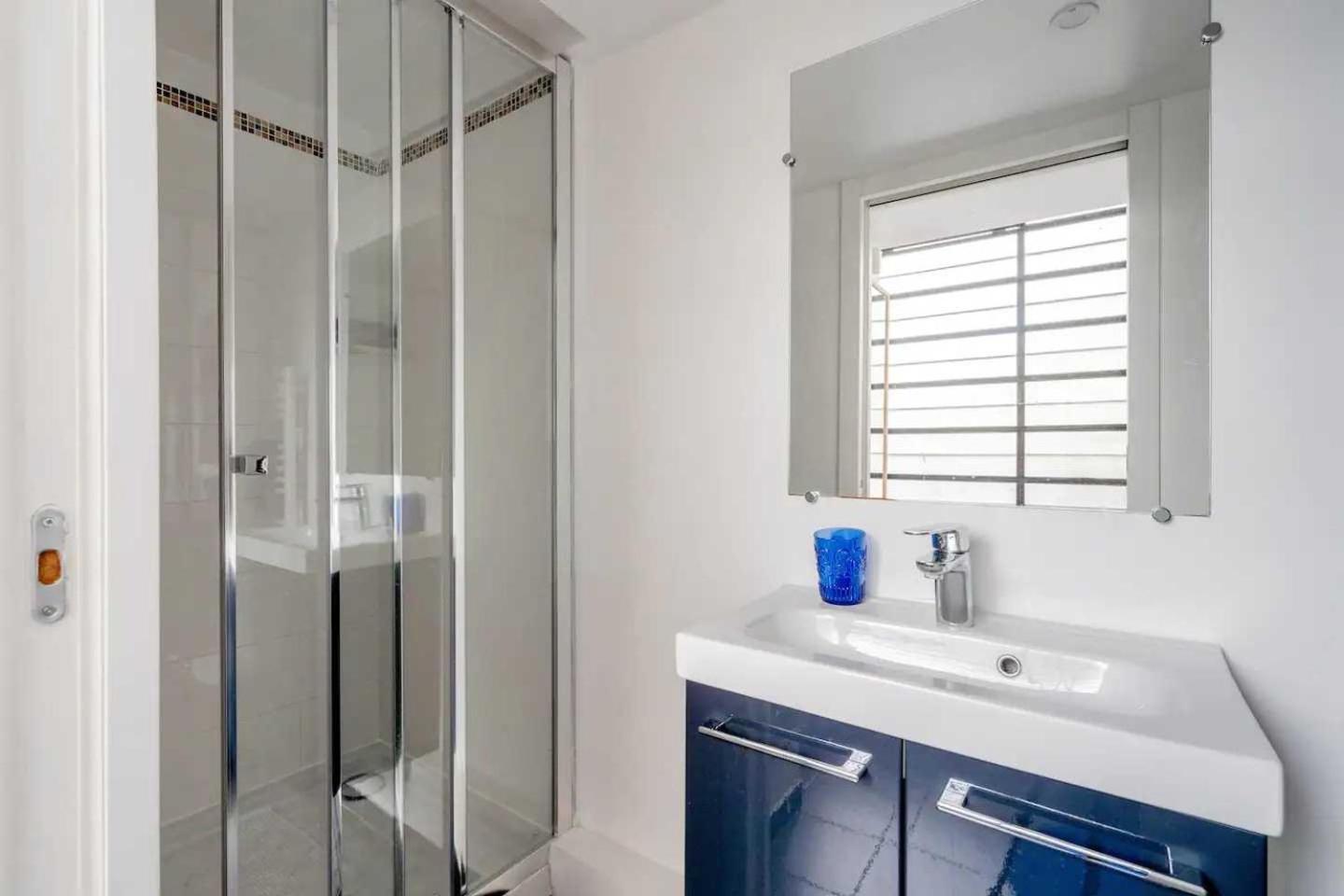 Authentic - 2p - Gare De L'est Apartment Paris