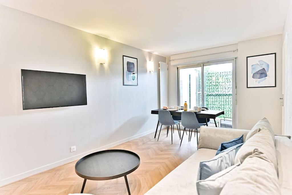Appartement Spacieux Et Paisible 19eme *