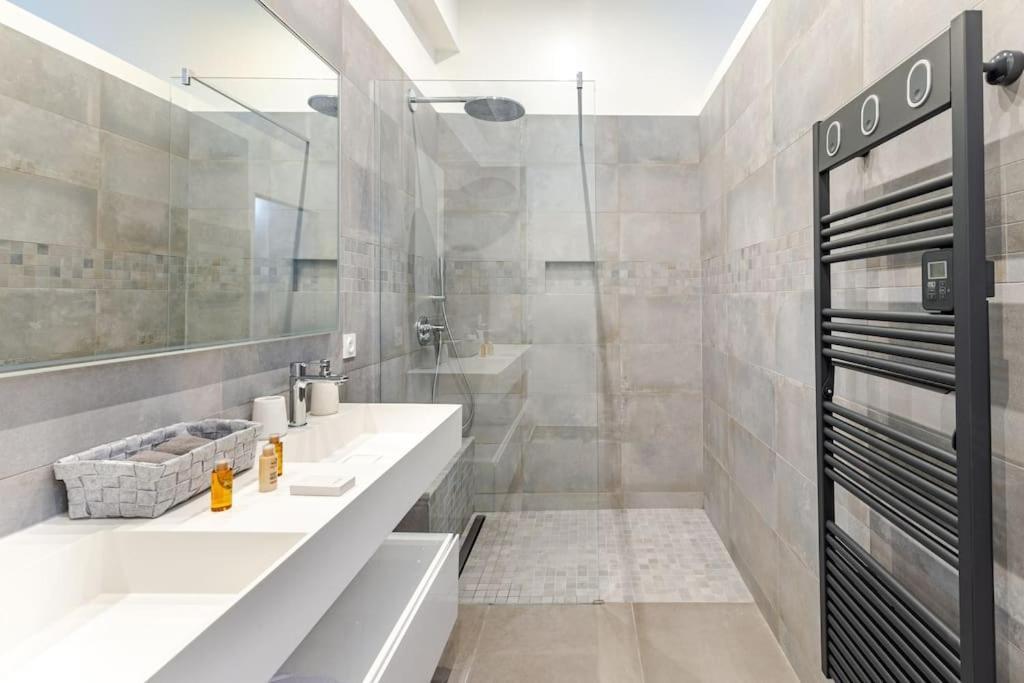 Newly Renovated Near La Madeleine Apartment *