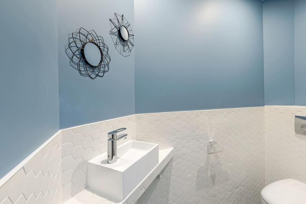 Newly Renovated Near La Madeleine Apartment