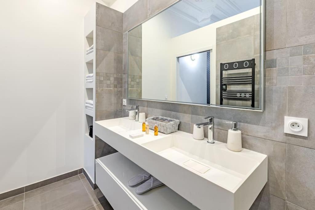 Newly Renovated Near La Madeleine Paris