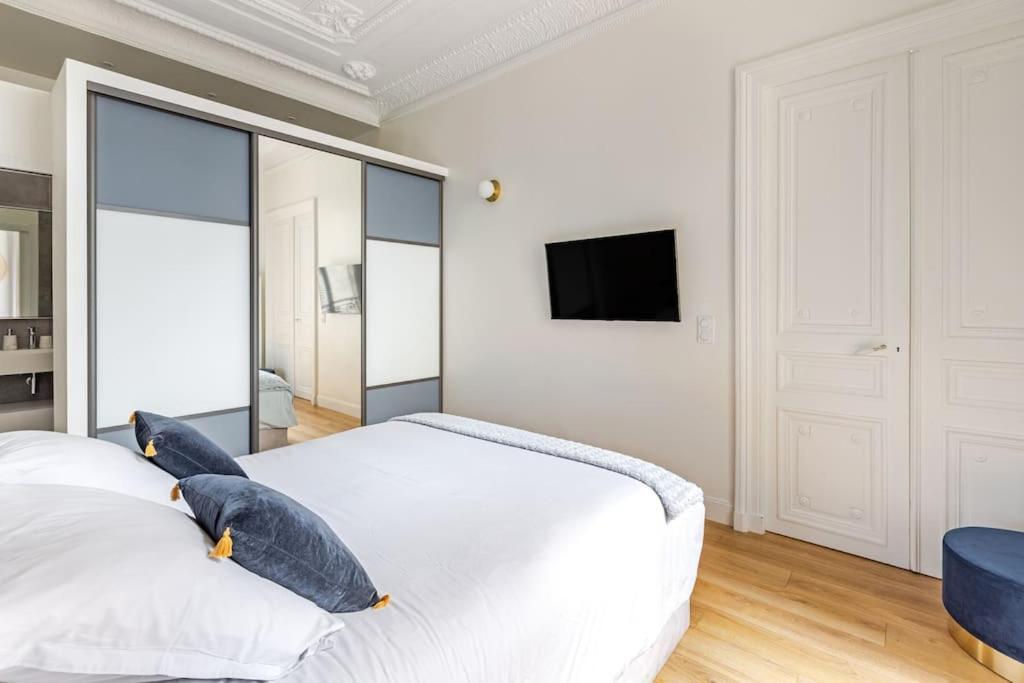 Apartment Newly Renovated Near La Madeleine Paris
