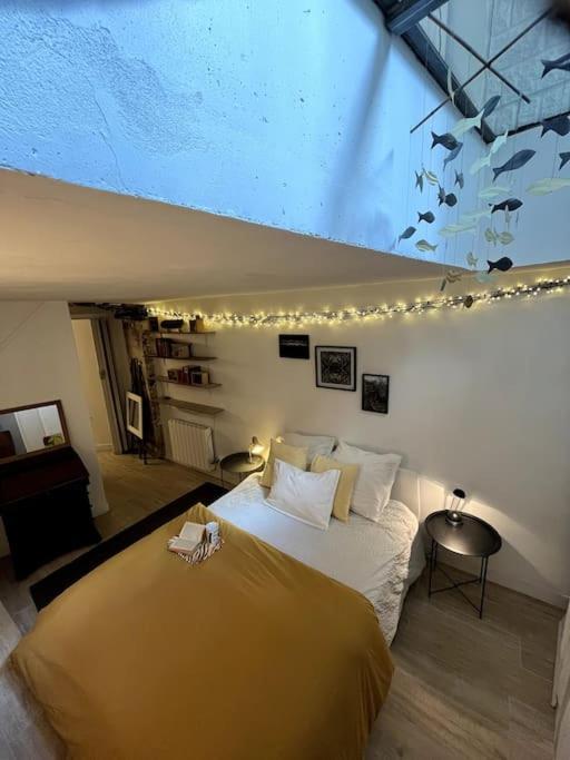 Grand Triplex Calme Avec Cour Privee * Paris