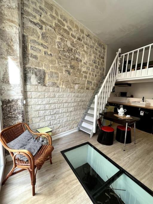 Grand Triplex Calme Avec Cour Privee Apartment Paris