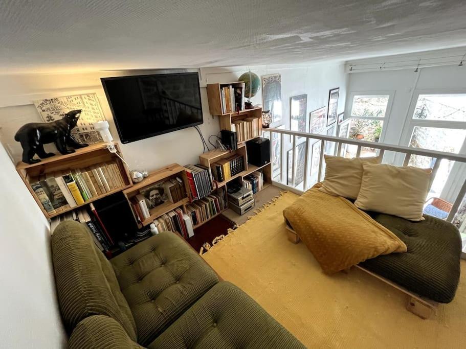 Apartment Grand Triplex Calme Avec Cour Privee *