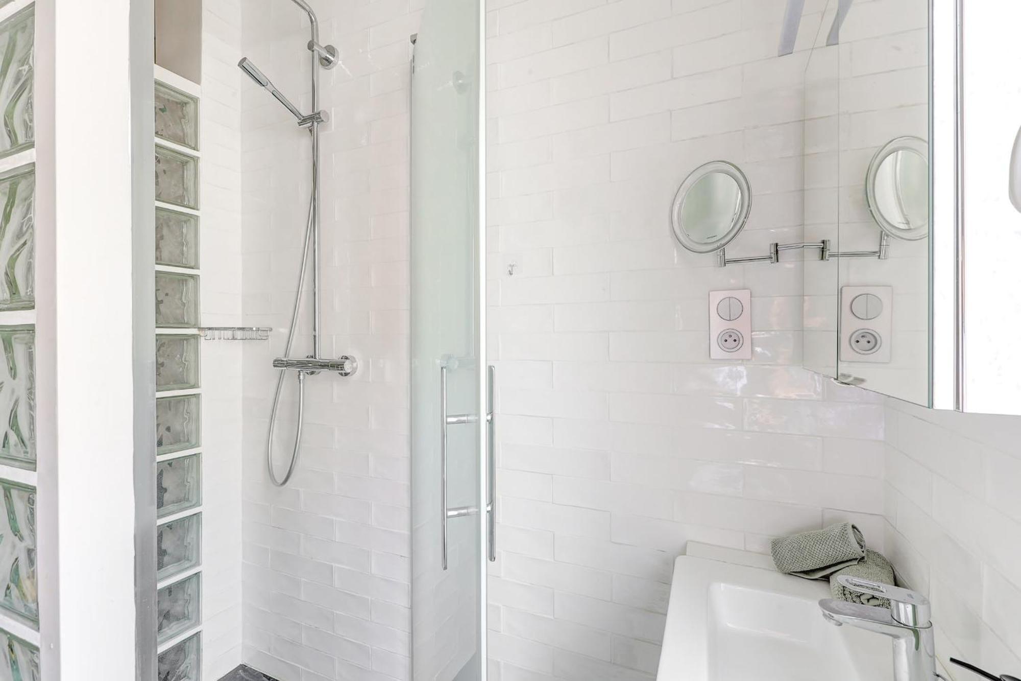 Eiffel Tower & 7th Arrondissement - Cityapartmentstay Apartment Paris