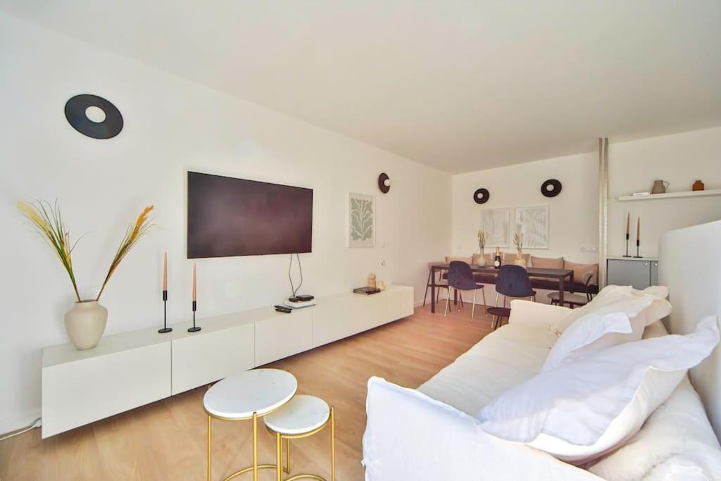 Apartment Tres Bel 8p Canal Saint Martin Paris