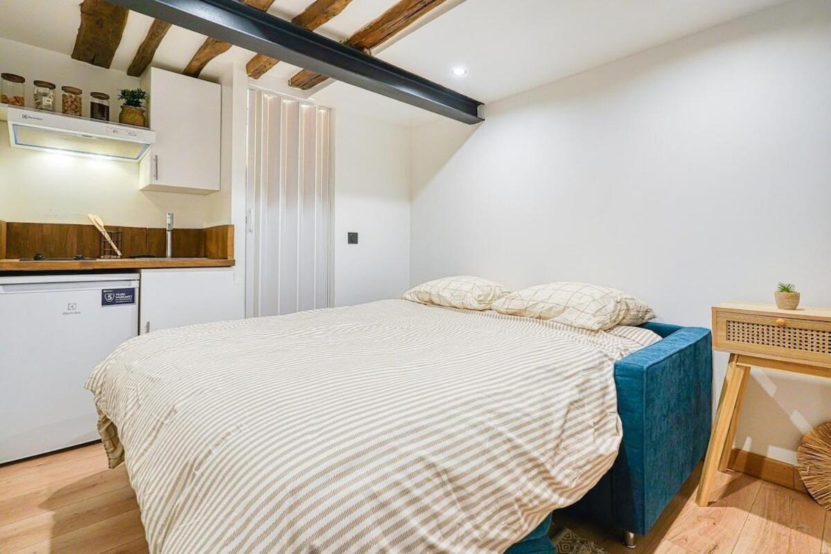 Studio Center Apartment *