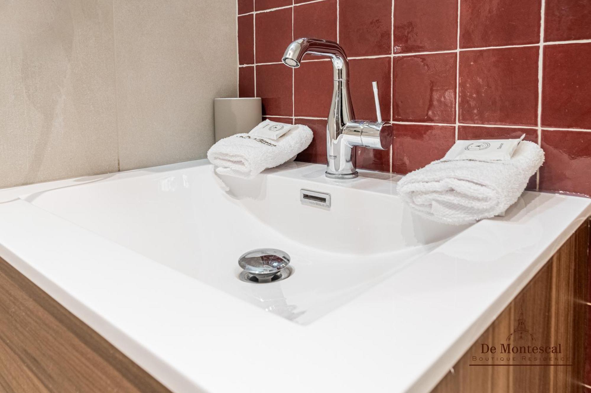 De Montescal Montparnasse Ac In A Prime Location 22 -36m2 Apartment