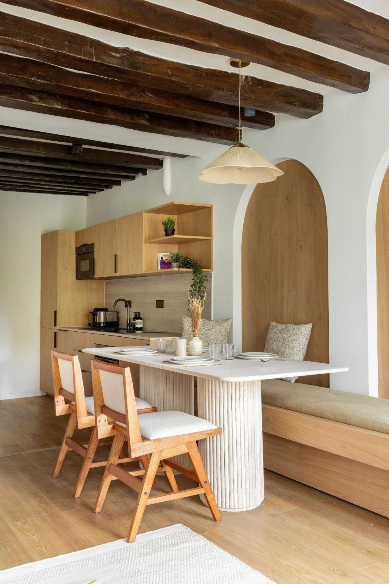 Refurbished - 2br-6p - Chatelet Apartment