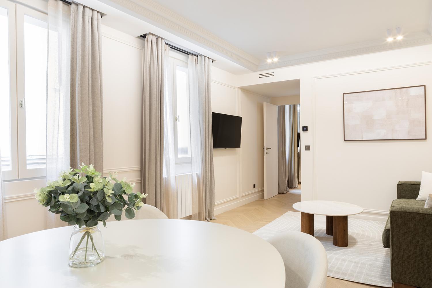 Pick A Flat's With Services In Opera Apartment