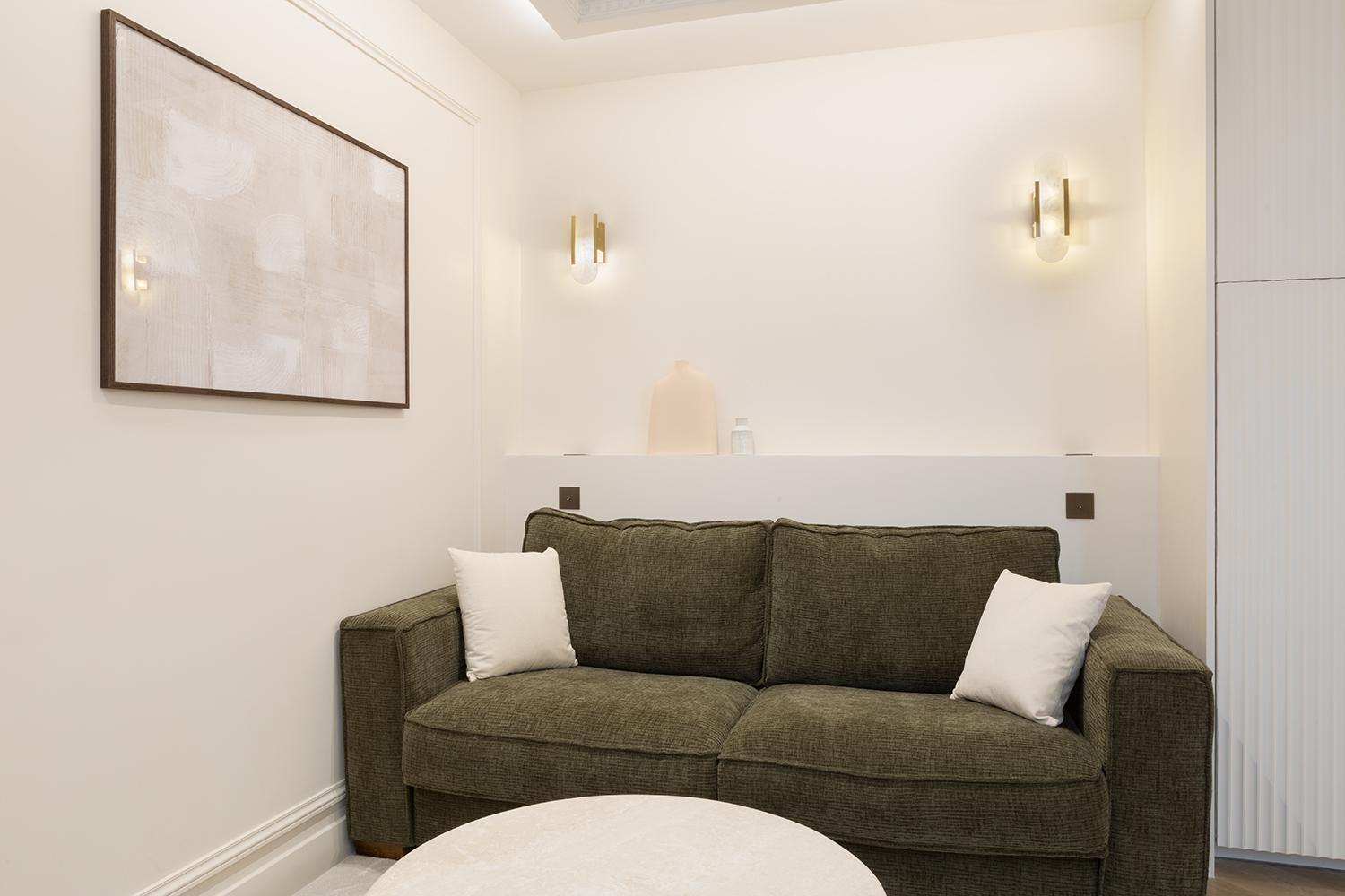Apartment Pick A Flat's With Services In Opera