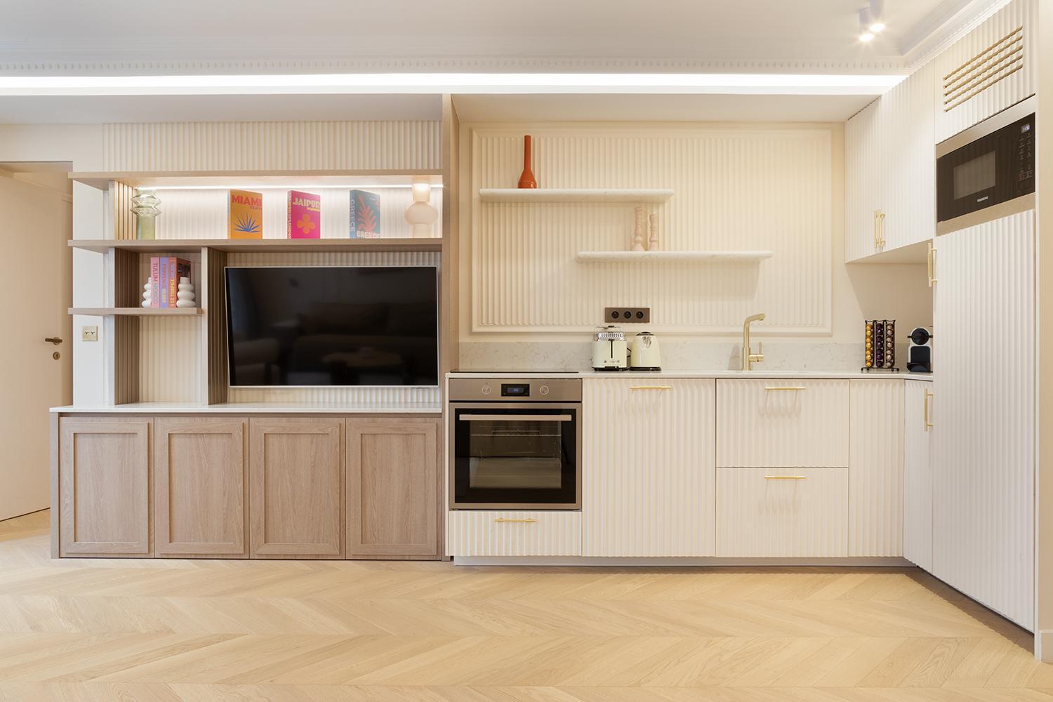 Apartment Pick A Flat's With Services In Opera