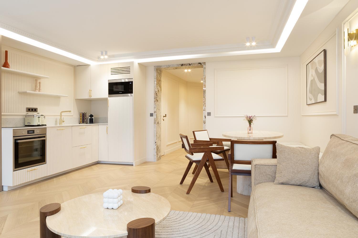 Apartment Pick A Flat's With Services In Opera *
