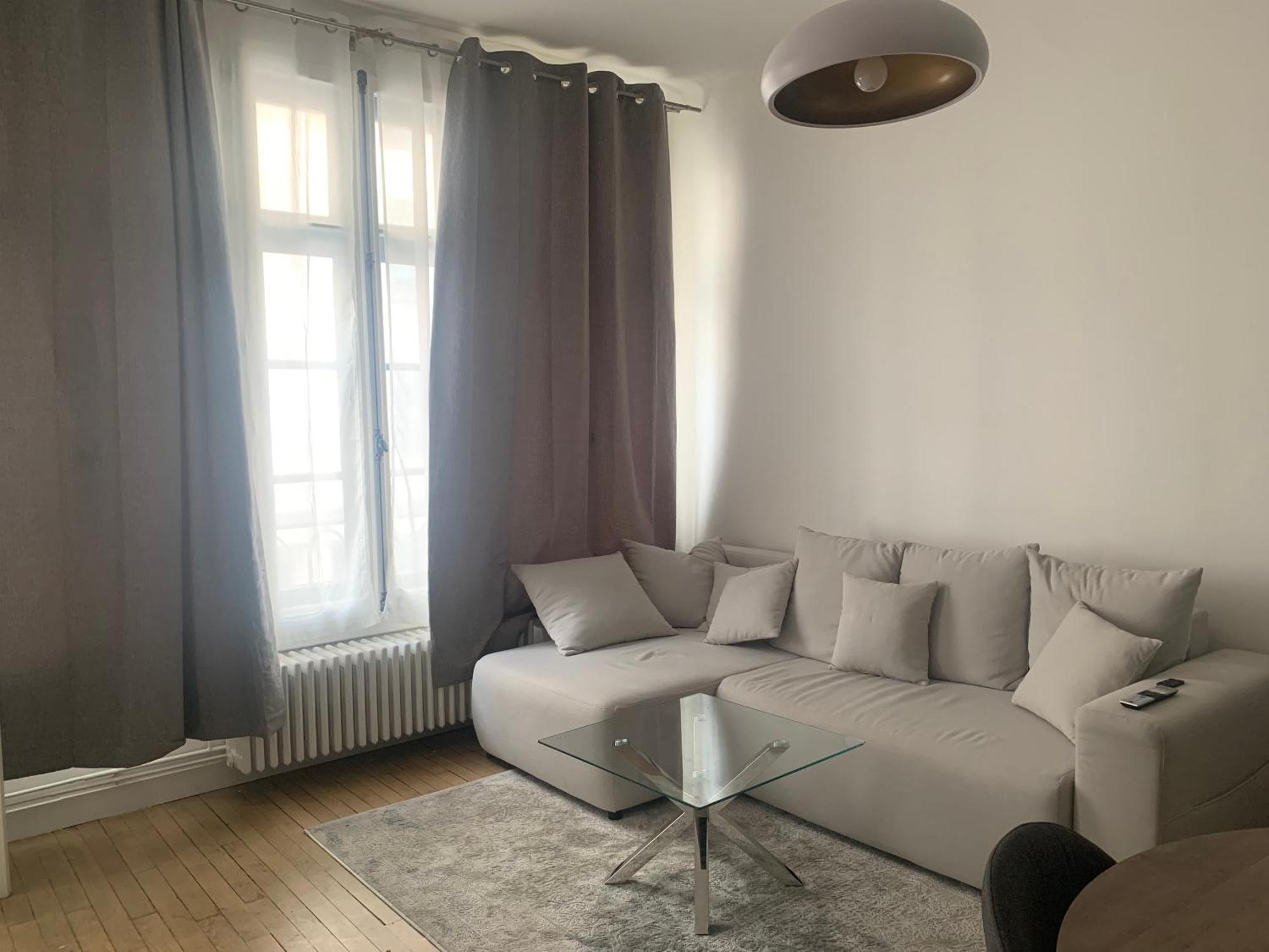 Two-bed - Saint-lazare Paris