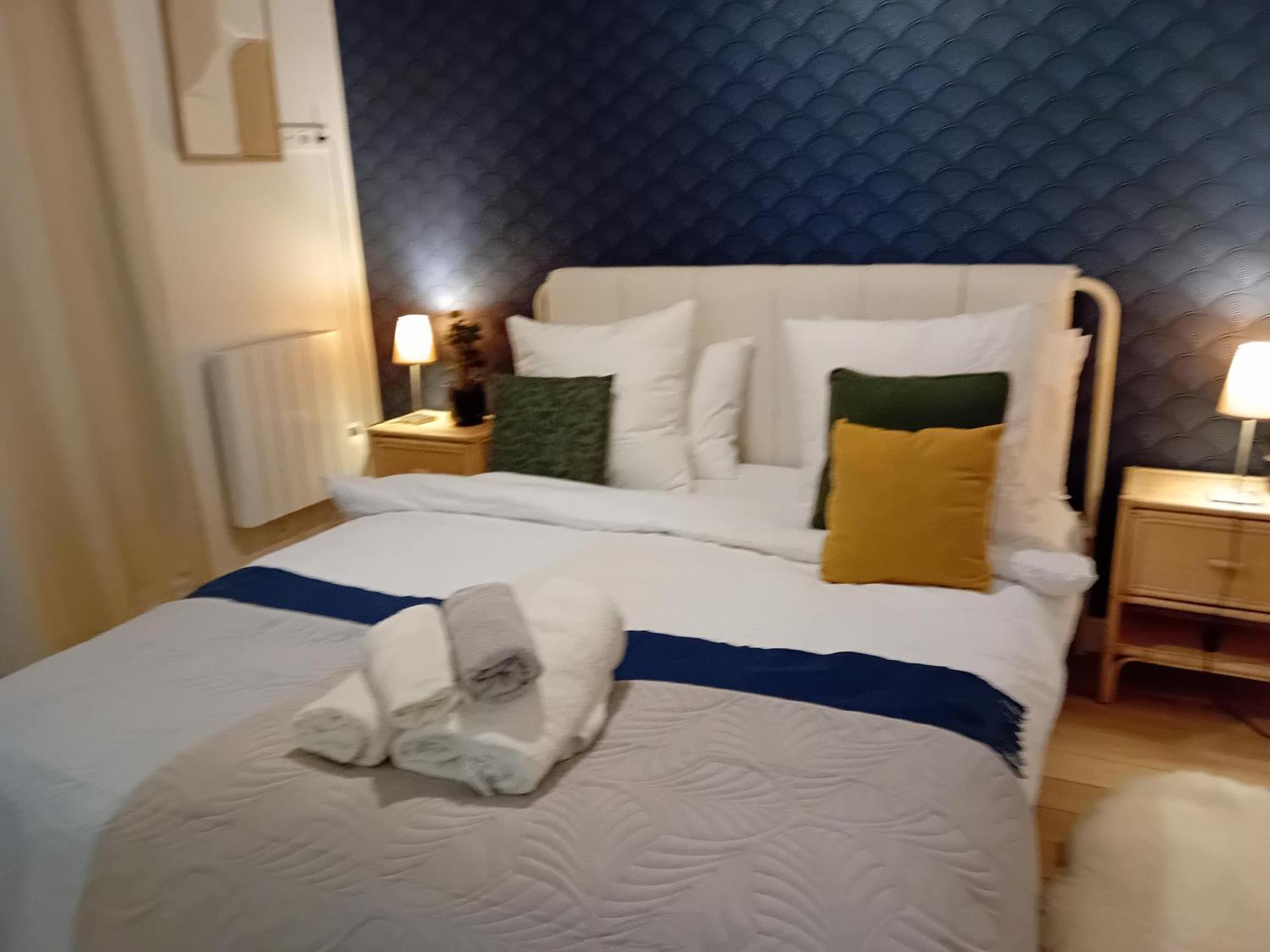 Gorgeous Place ,Center Paris,Close To Louvre Meusm And Eiffel Tour ,Front Metro Apartment
