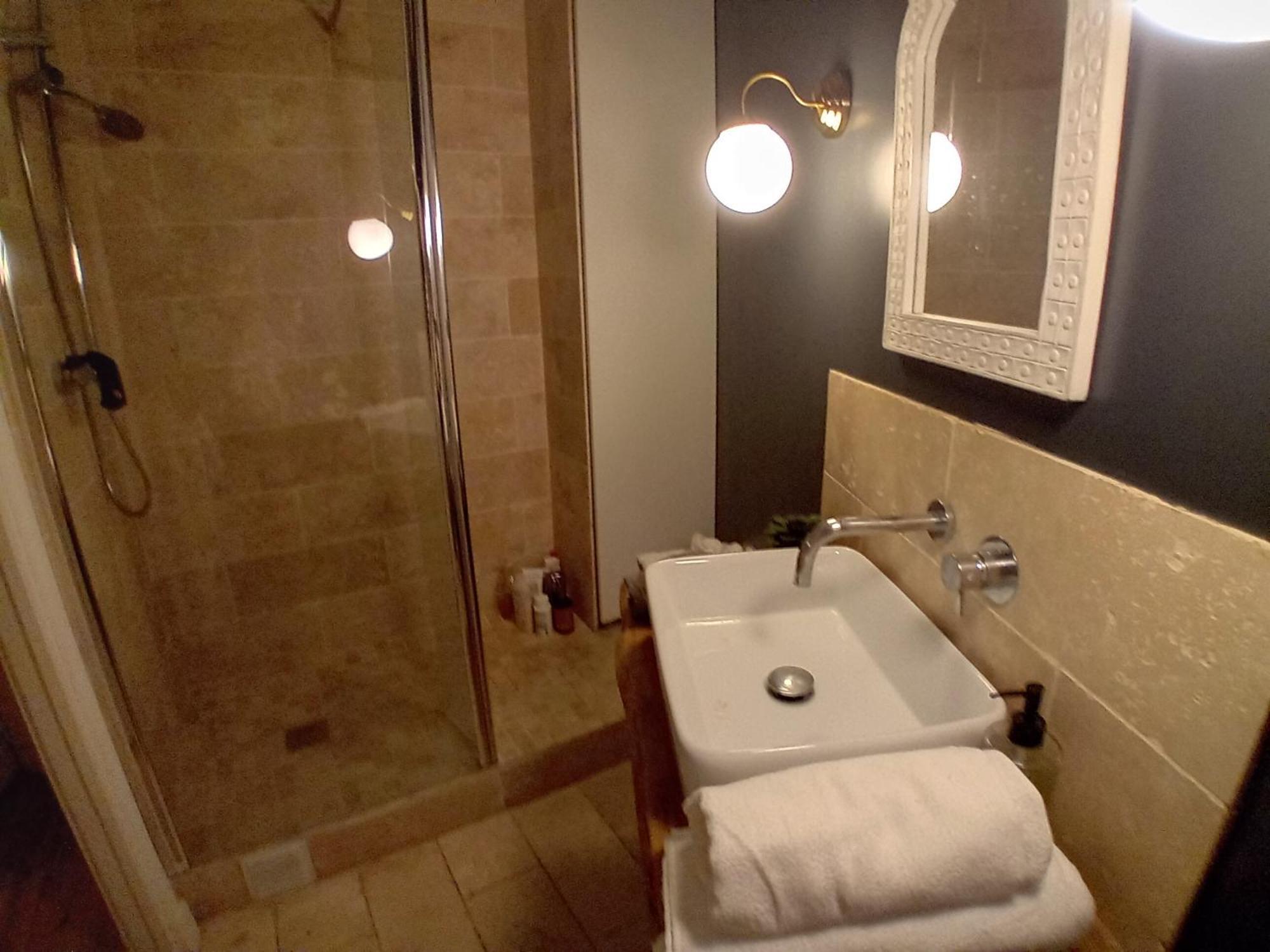 Gorgeous Place ,Center Paris,Close To Louvre Meusm And Eiffel Tour ,Front Metro * Paris