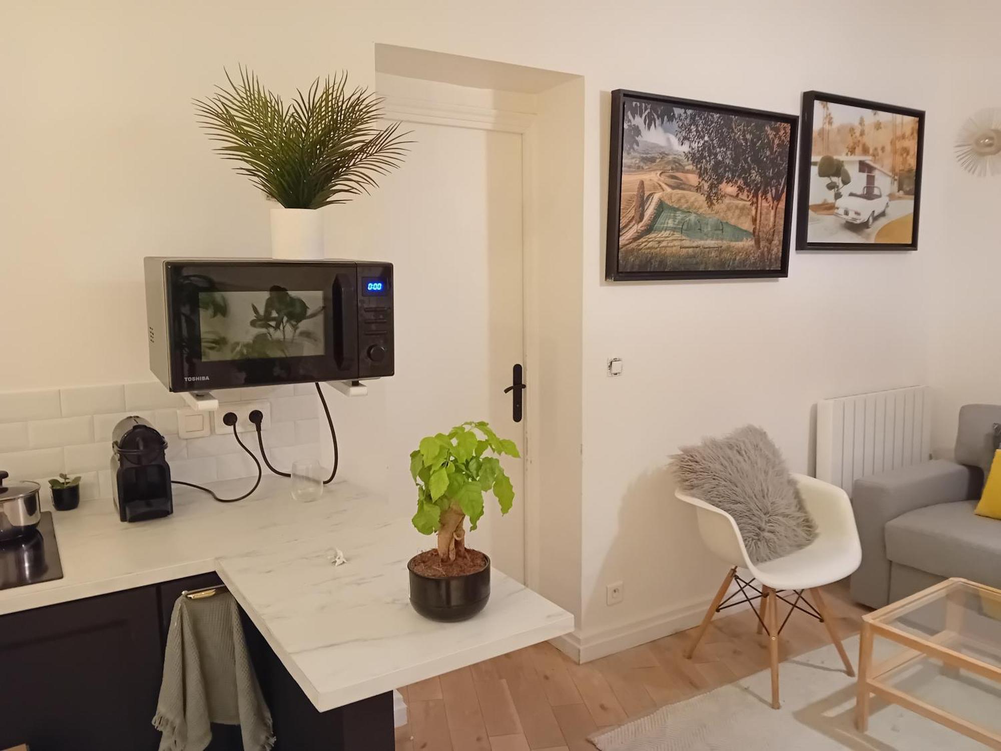 Apartment Gorgeous Place ,Center Paris,Close To Louvre Meusm And Eiffel Tour ,Front Metro Paris