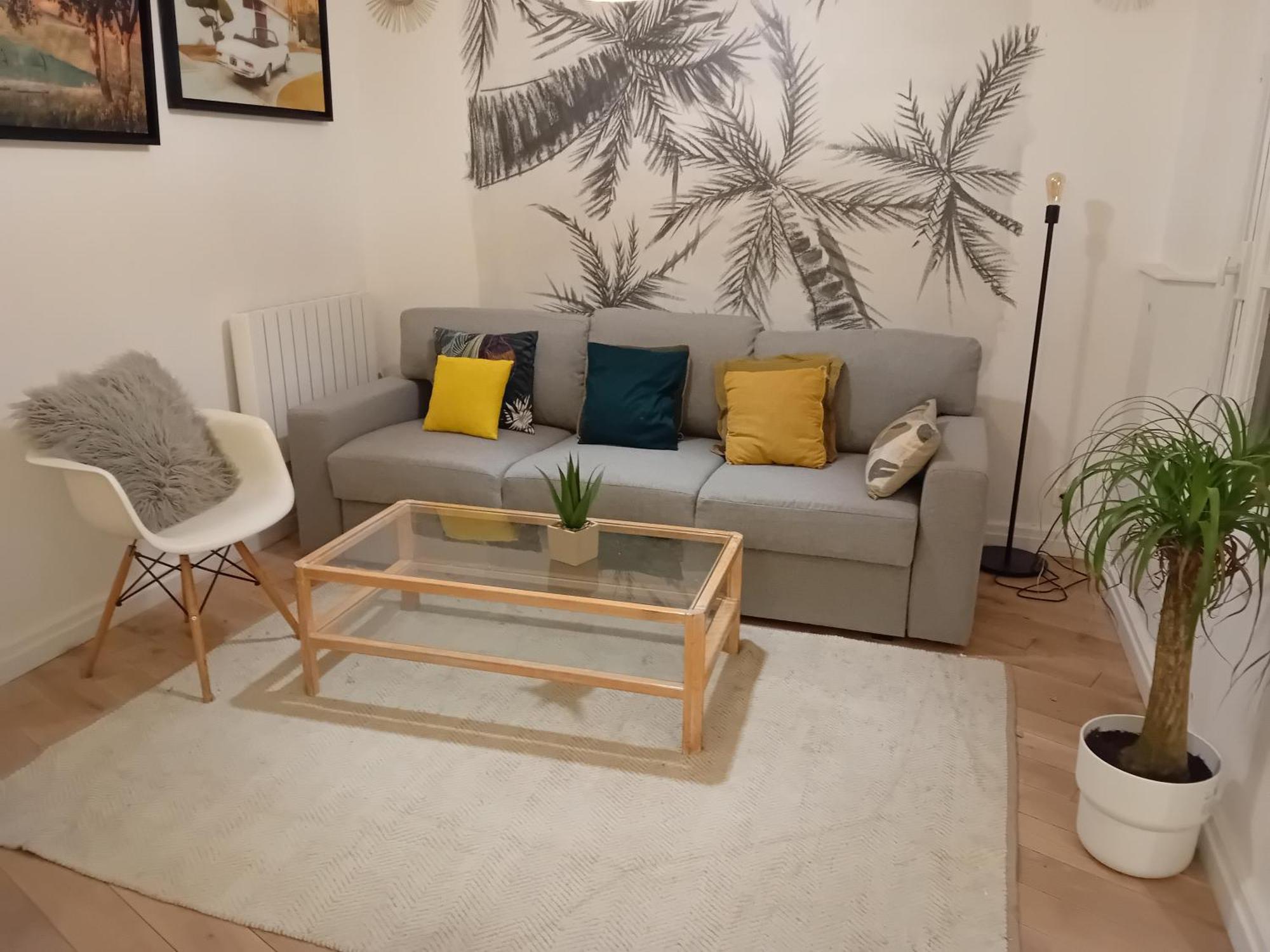 Apartment Gorgeous Place ,Center Paris,Close To Louvre Meusm And Eiffel Tour ,Front Metro *