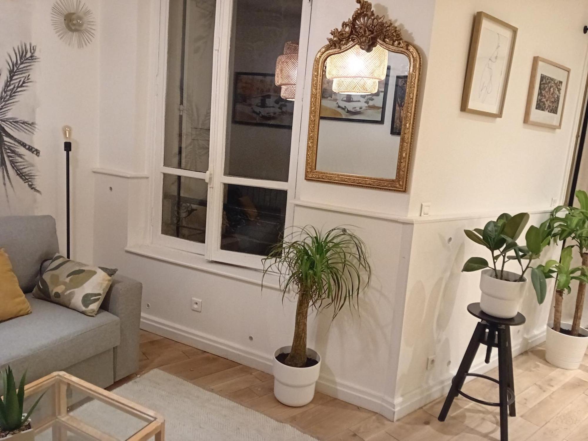 Gorgeous Place ,Center Paris,Close To Louvre Meusm And Eiffel Tour ,Front Metro Paris