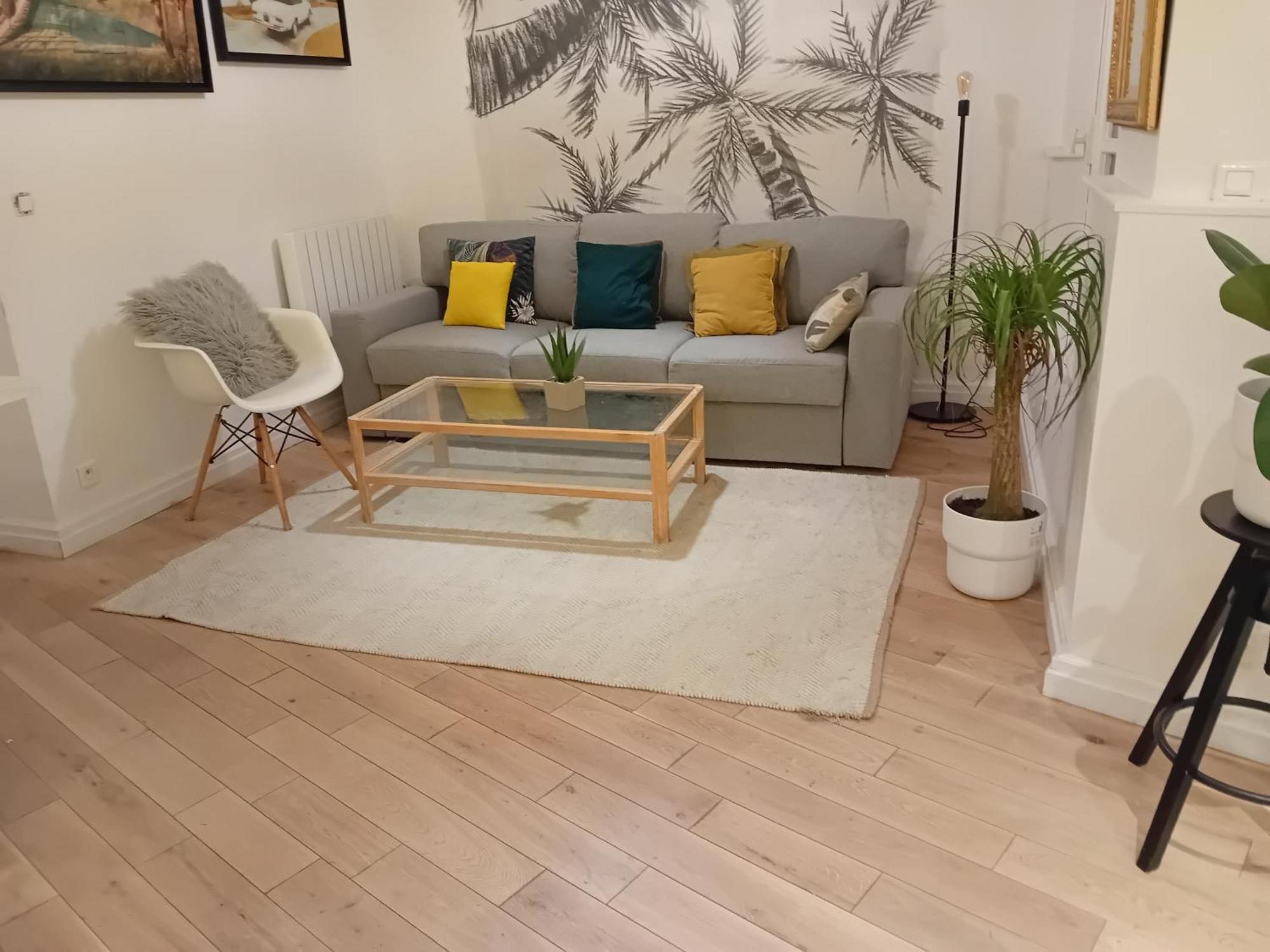 Apartment Gorgeous Place ,Center Paris,Close To Louvre Meusm And Eiffel Tour ,Front Metro