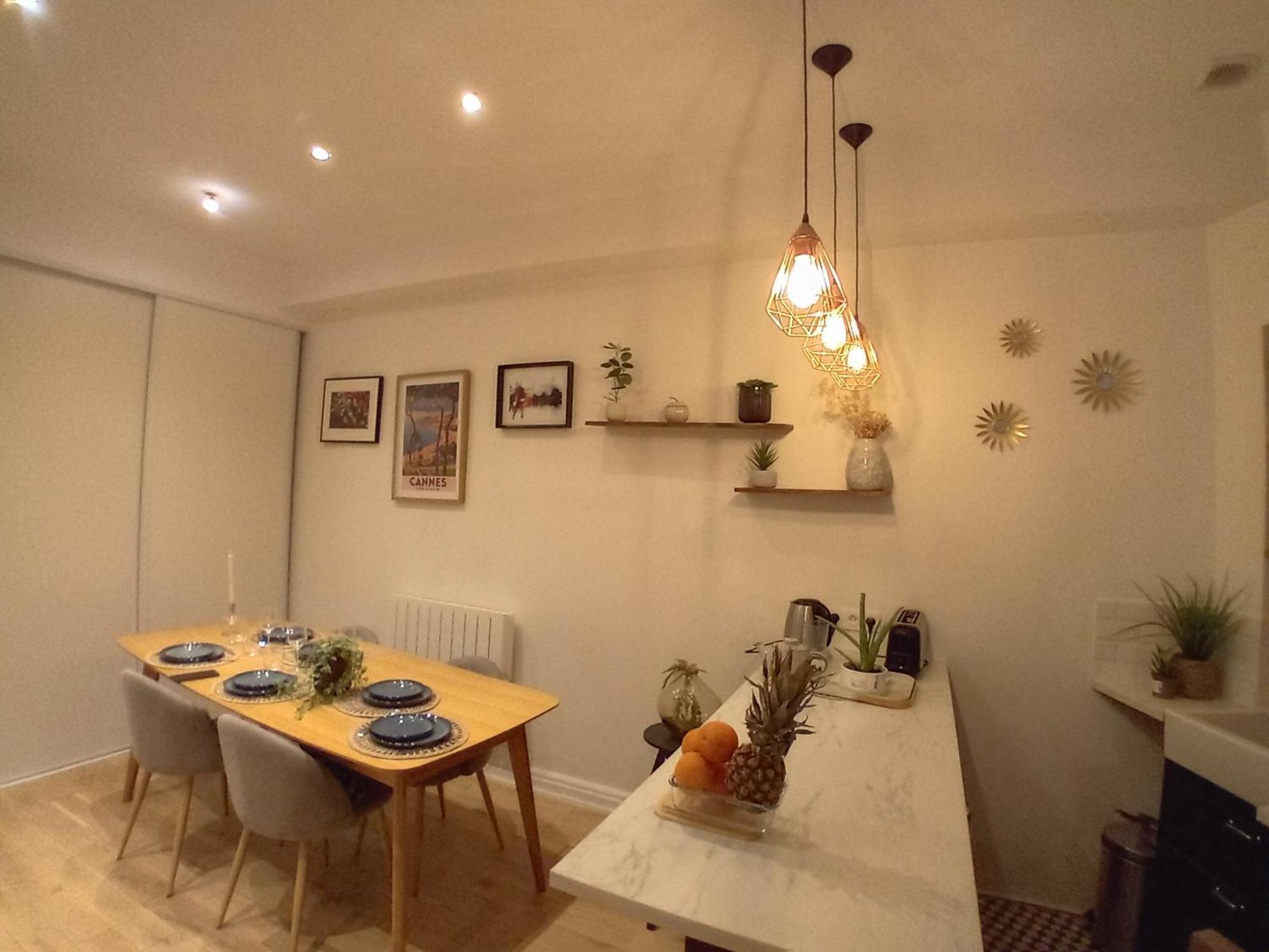 Gorgeous Place ,Center Paris,Close To Louvre Meusm And Eiffel Tour ,Front Metro Apartment *
