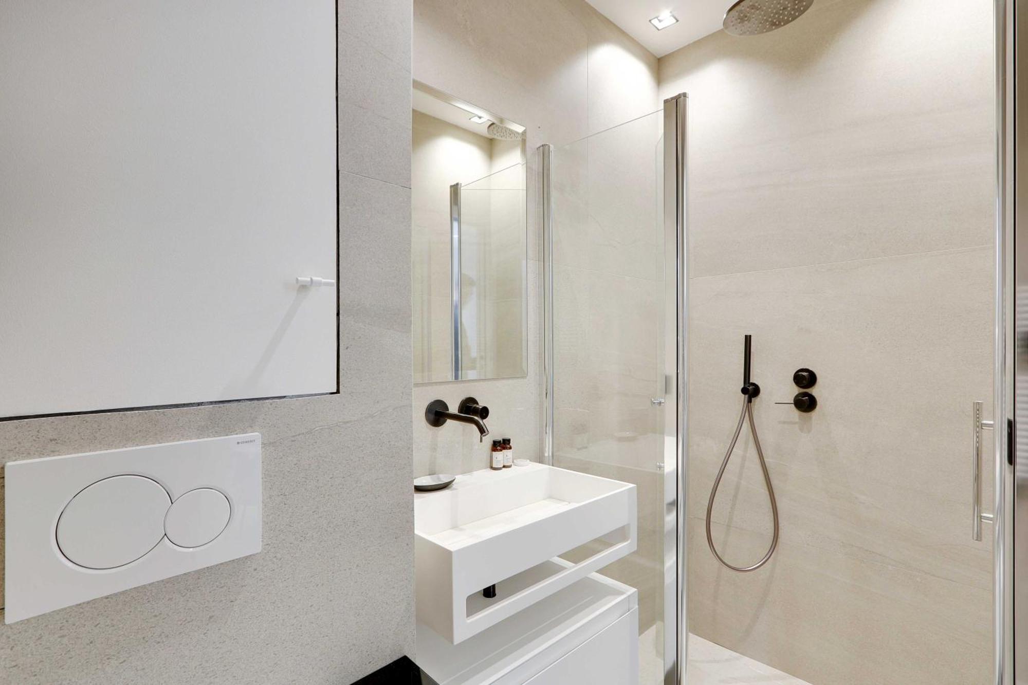 Apartment Ideally Located In The Heart Of Paris