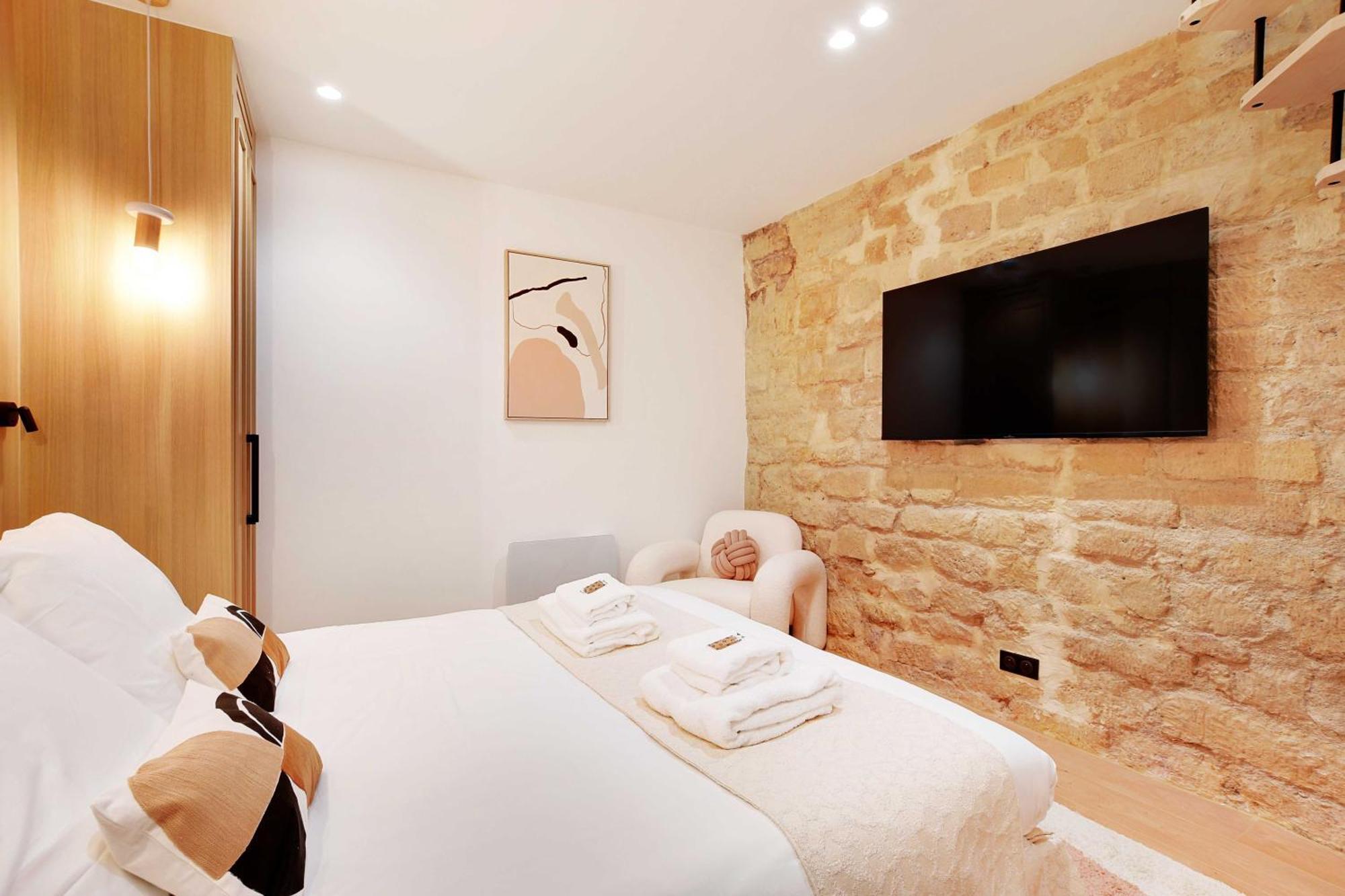 Authentic - 3br-6p - Moulin Rouge * Paris