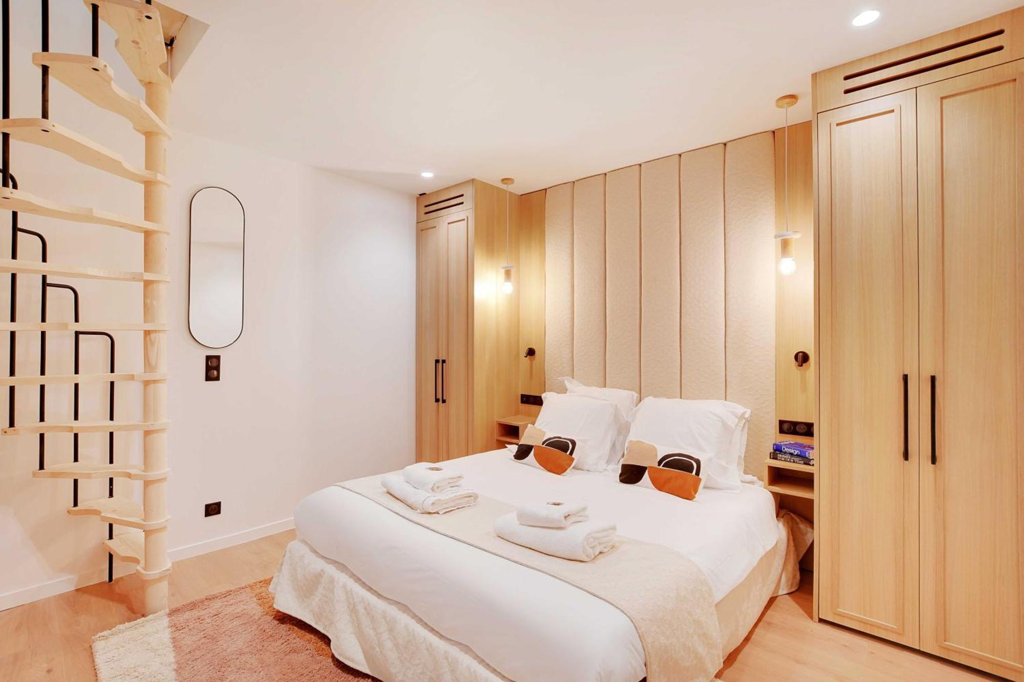 Authentic - 3br-6p - Moulin Rouge Apartment Paris