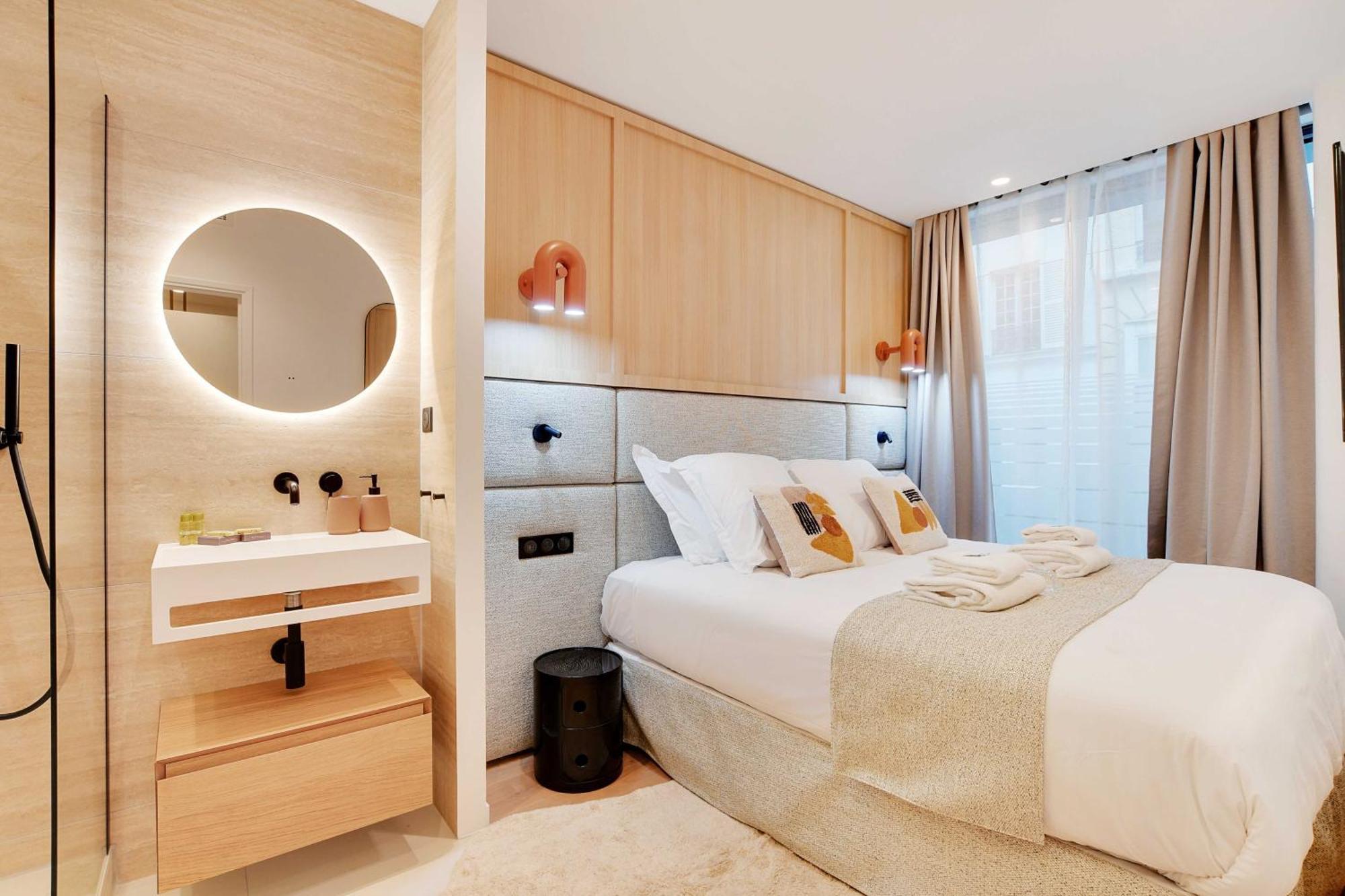 Apartment Authentic - 3br-6p - Moulin Rouge Paris