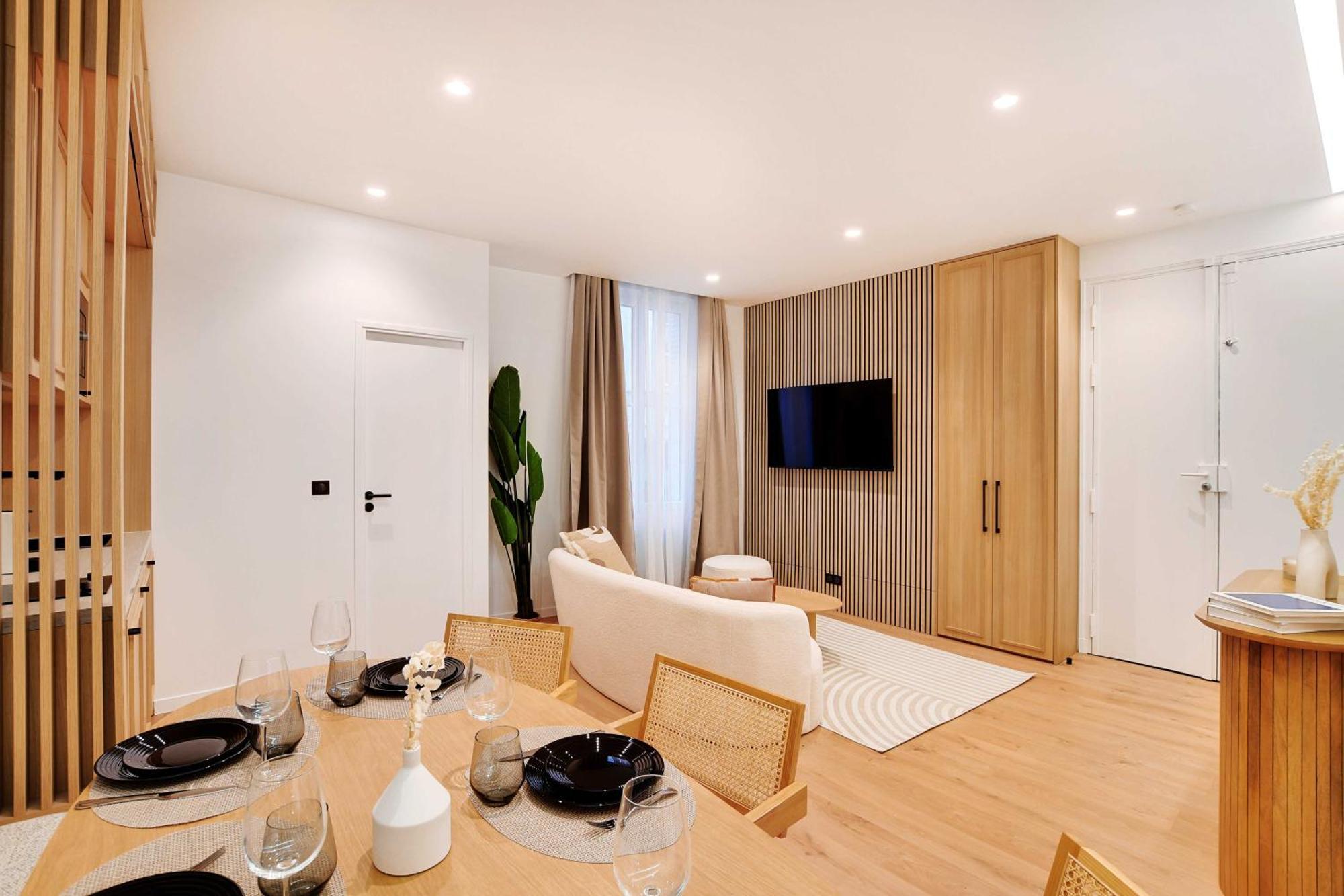 Authentic - 3br-6p - Moulin Rouge