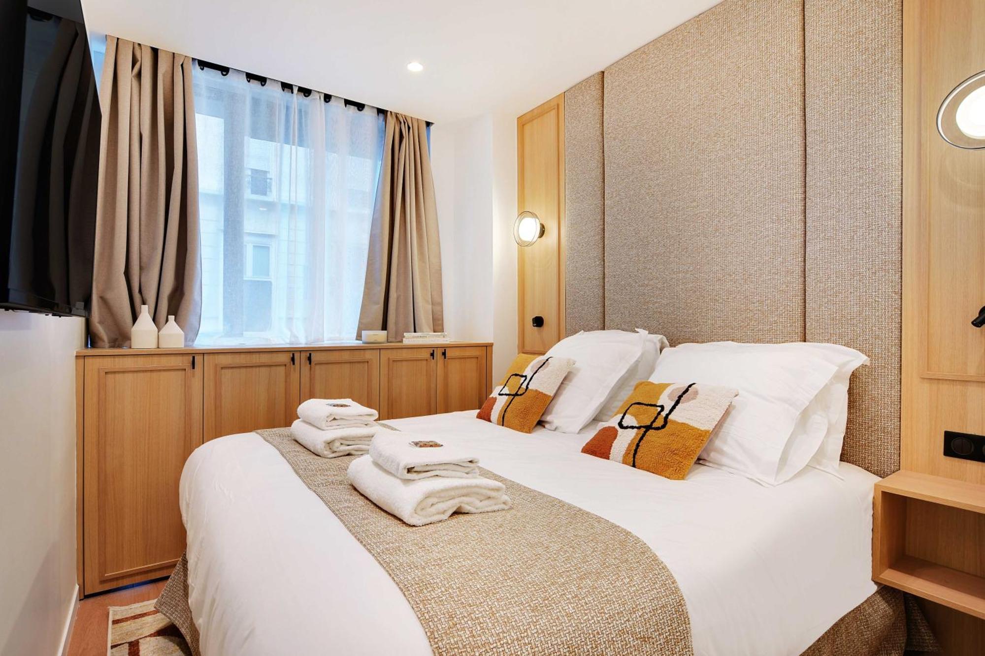 Apartment Authentic - 3br-6p - Moulin Rouge Paris