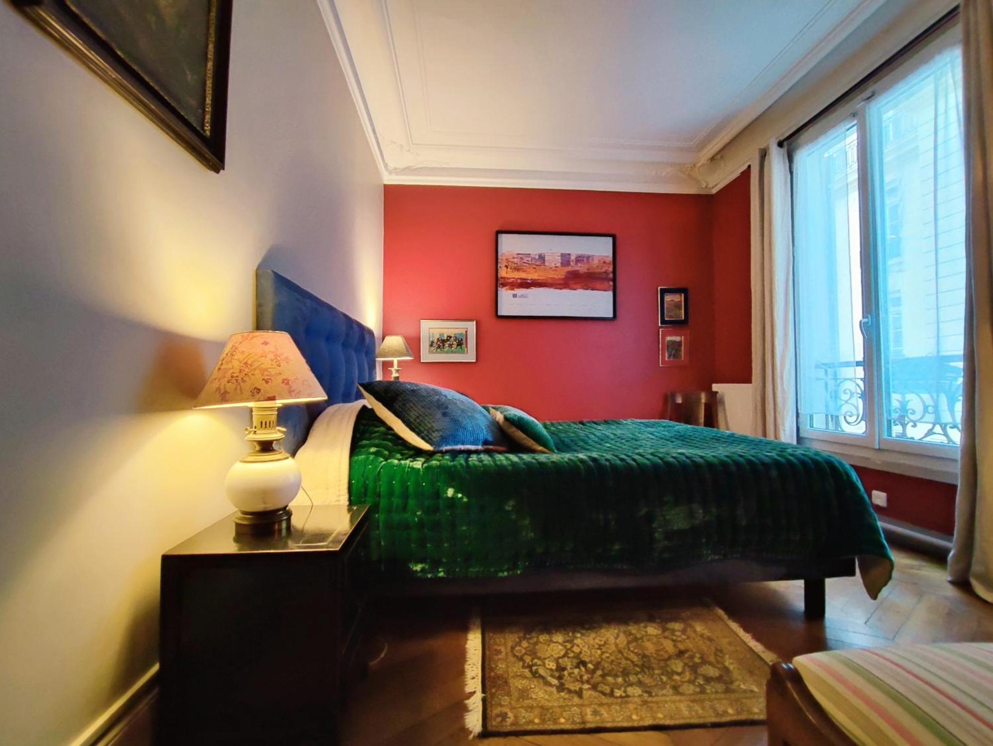 Rue De Berri - 8 * Paris
