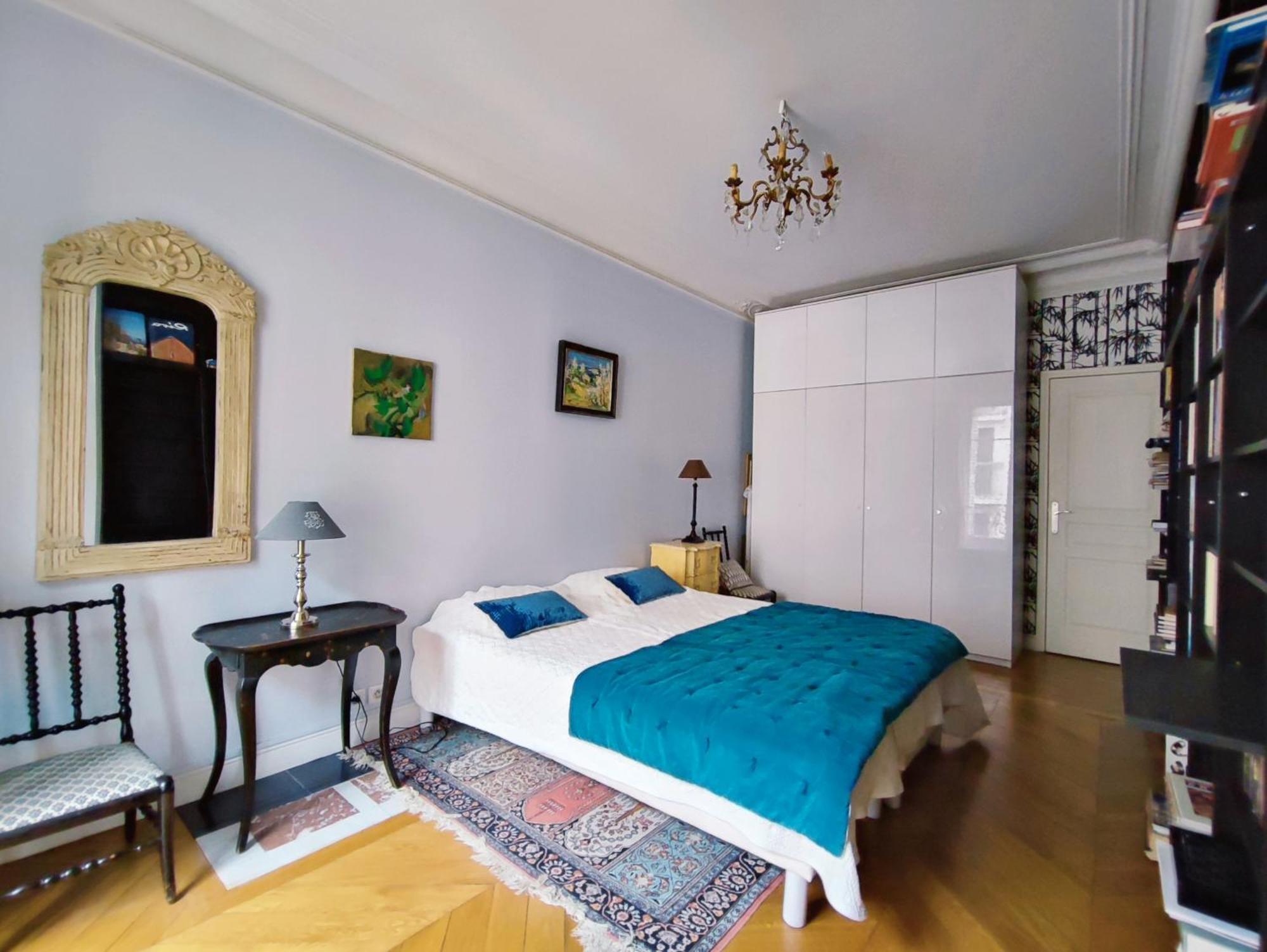 Apartment Rue De Berri - 8 *