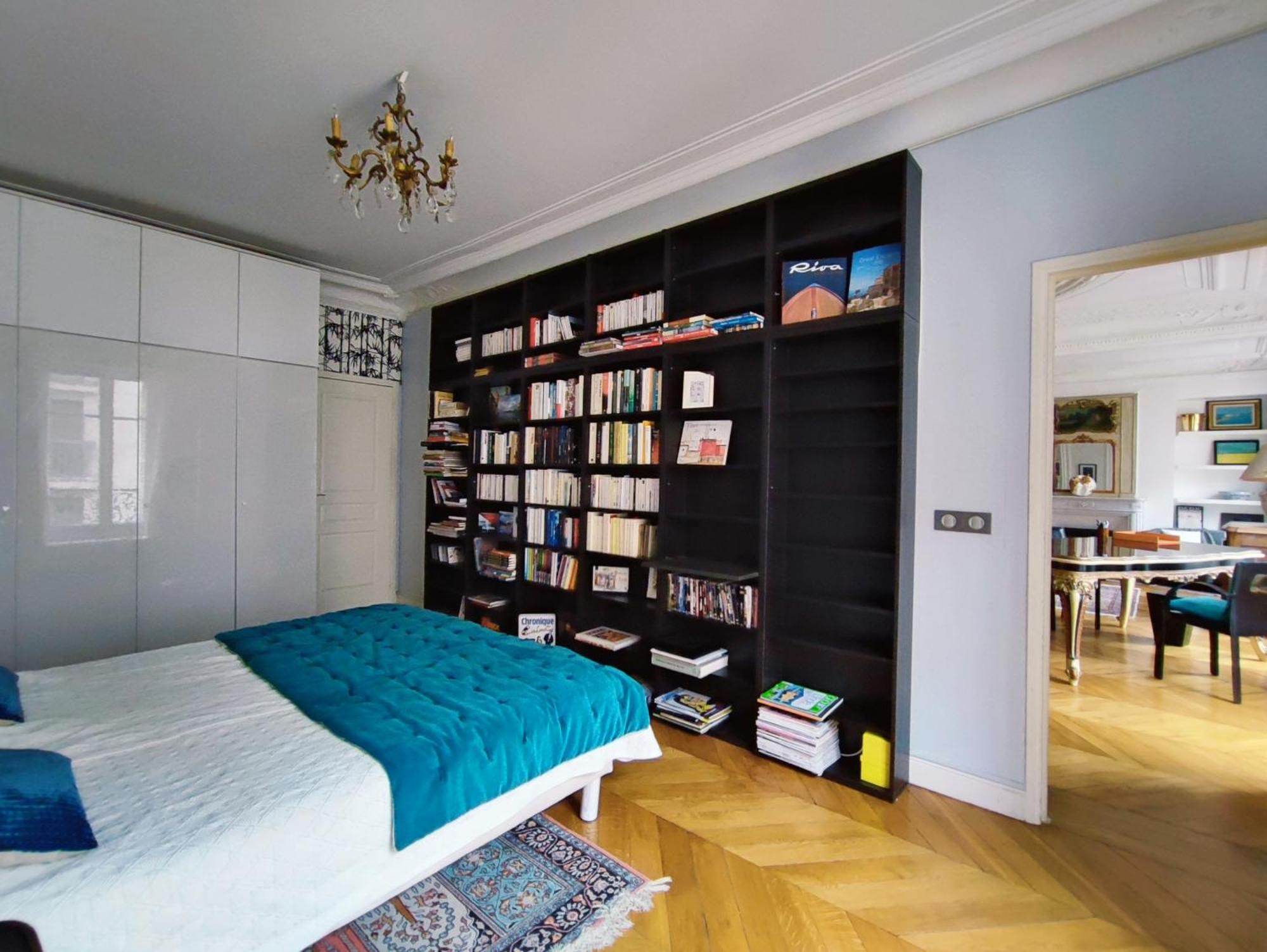 Rue De Berri - 8