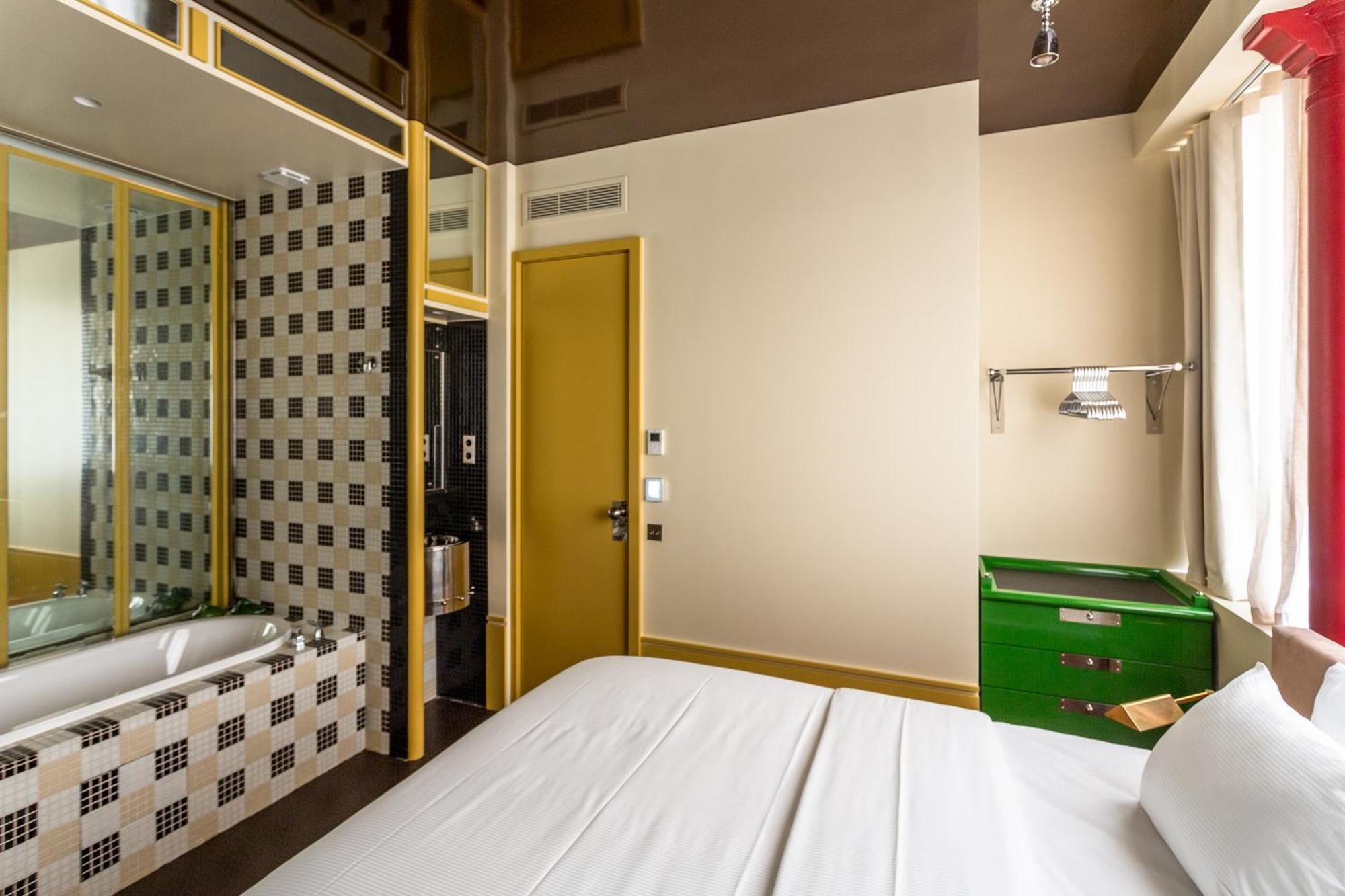 Apartment Pied A Terre Oberkampf Paris