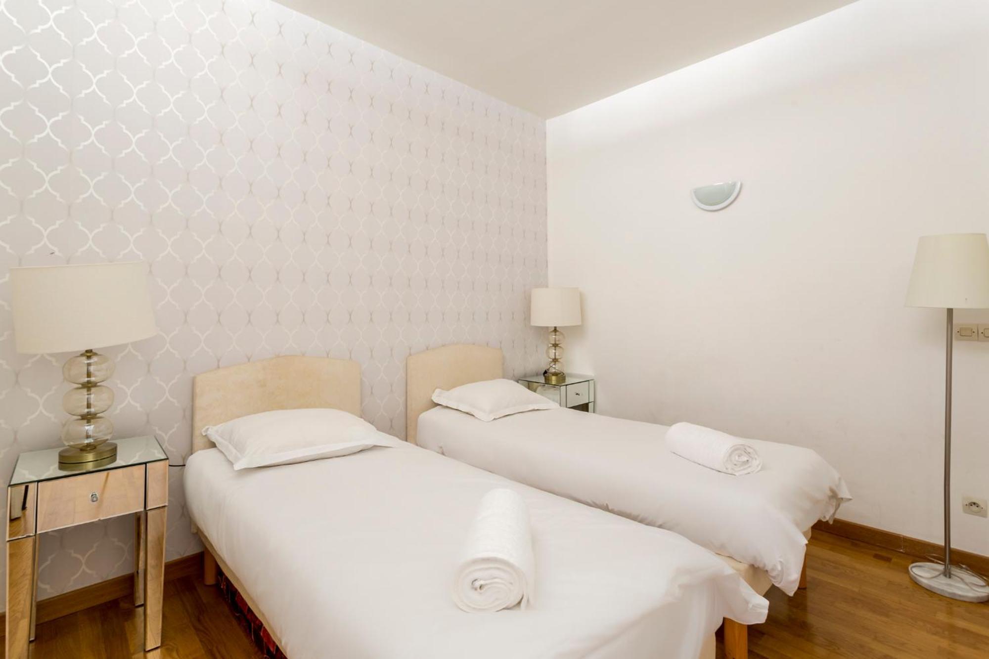 Champs-elysees Lincoln - 2bdr Paris